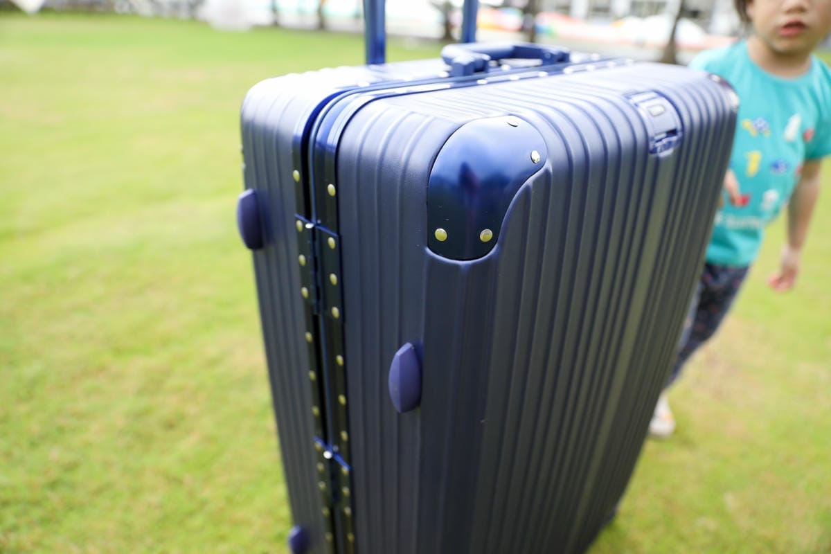 With Me 行李箱 出國旅行唯一推薦! 29吋 經典鋁框款-氣質藍 客製化鐫刻訂製服務 生日禮物.紀念日禮物推薦!