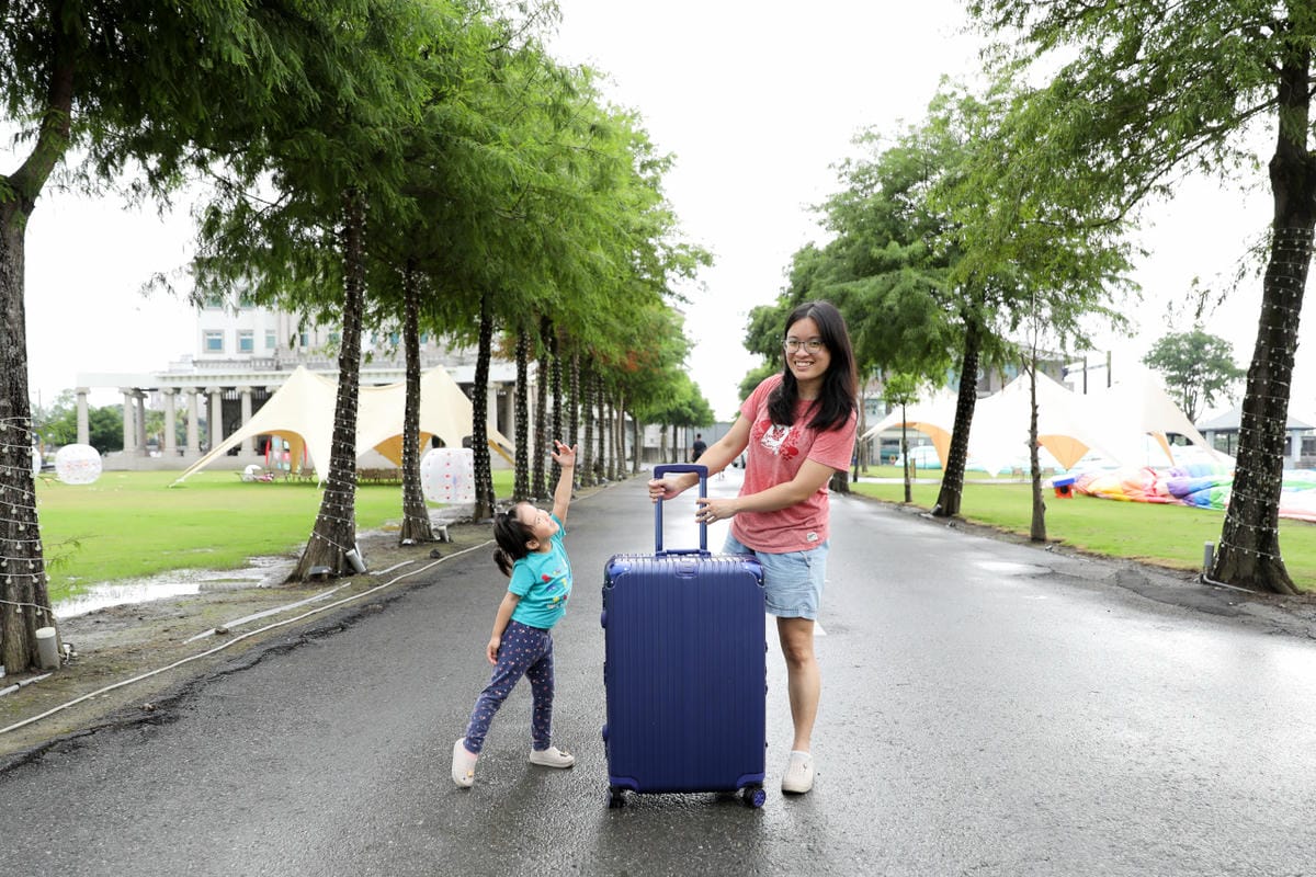 With Me 行李箱 出國旅行唯一推薦! 29吋 經典鋁框款-氣質藍 客製化鐫刻訂製服務 生日禮物.紀念日禮物推薦!