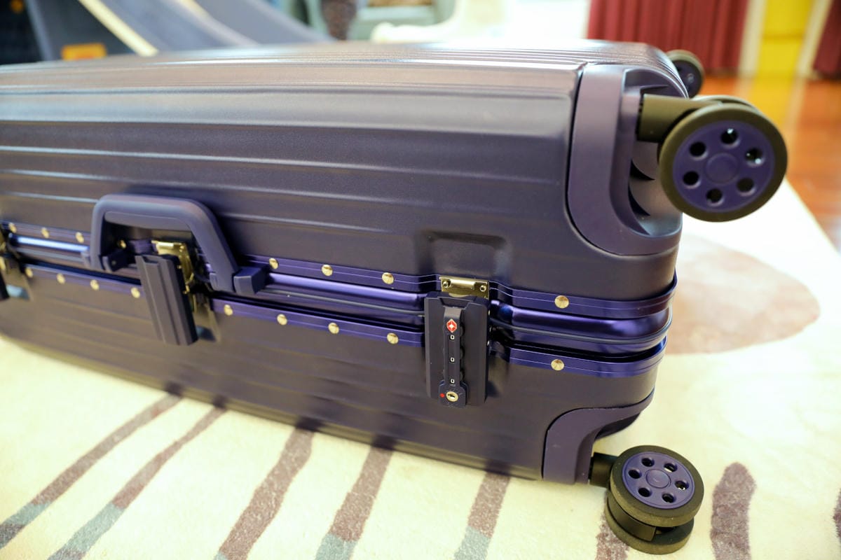 With Me 行李箱 出國旅行唯一推薦! 29吋 經典鋁框款-氣質藍 客製化鐫刻訂製服務 生日禮物.紀念日禮物推薦!