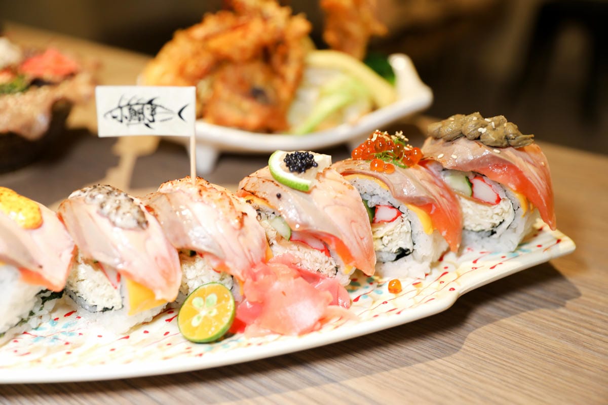 台中日式料理推薦! 小鮨事日式料理店 超浮誇生魚片蛋糕,壽星慶生首選!