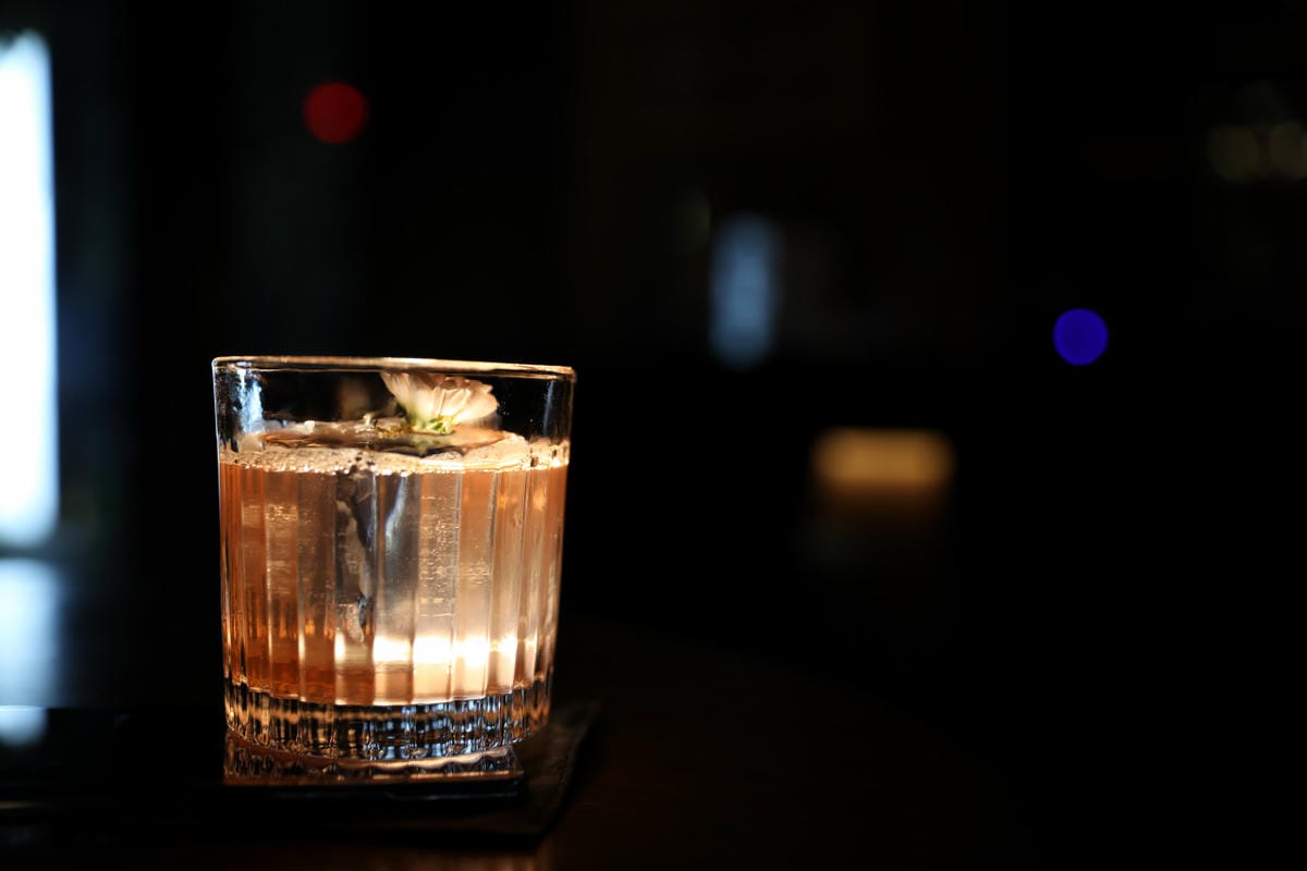 台中Lounge Bar推薦! DRINKTOPIA 飲托邦 調酒小食 酒中自有烏托邦