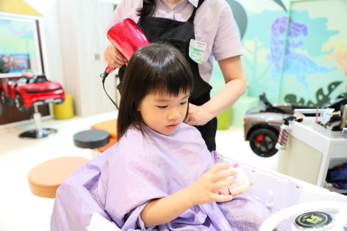 台北天母兒童剪髮推薦! 丹尼索KIDS HAIR 0-12歲專業兒童剪燙髮（SOGO天母店）兒童編髮