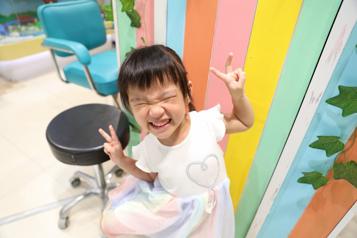 台北天母兒童剪髮推薦! 丹尼索KIDS HAIR 0-12歲專業兒童剪燙髮（SOGO天母店）兒童編髮