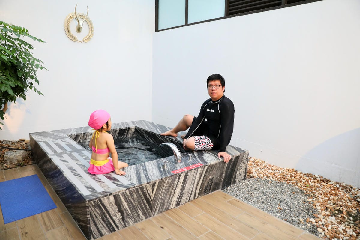 親子泳衣穿搭.情侶泳衣穿搭.速乾材質不黏貼 泳裝推薦愛速王ISPEED,寶雅就買得到~ - 第22張圖 親子泳衣穿搭.情侶泳衣穿搭.速乾材質不黏貼 泳裝推薦愛速王ISPEED,寶雅就買得到~