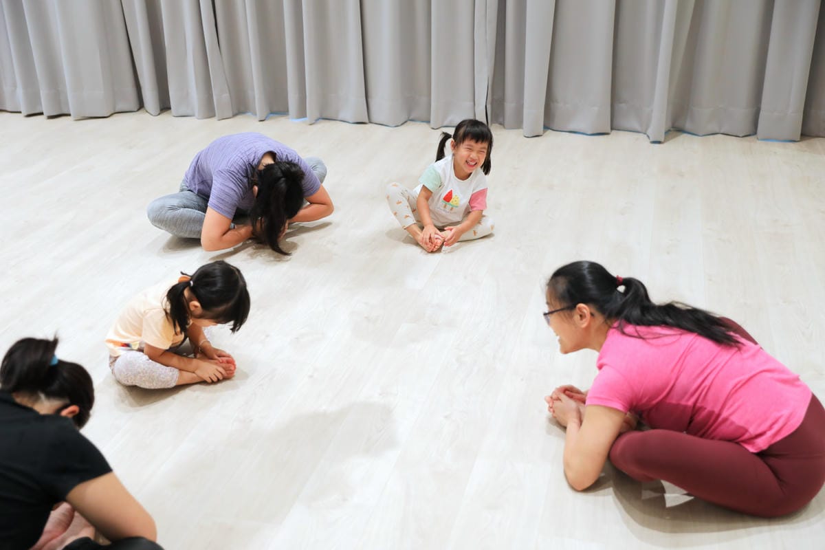 台北兒童瑜珈課程推薦! 101空中藝術 幼兒親子空中瑜珈、兒童空中瑜珈、瑜珈師資培訓