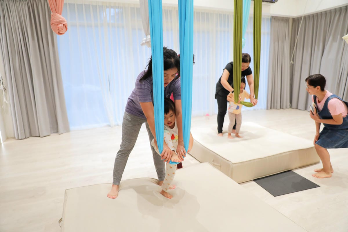 台北兒童瑜珈課程推薦! 101空中藝術 幼兒親子空中瑜珈、兒童空中瑜珈、瑜珈師資培訓