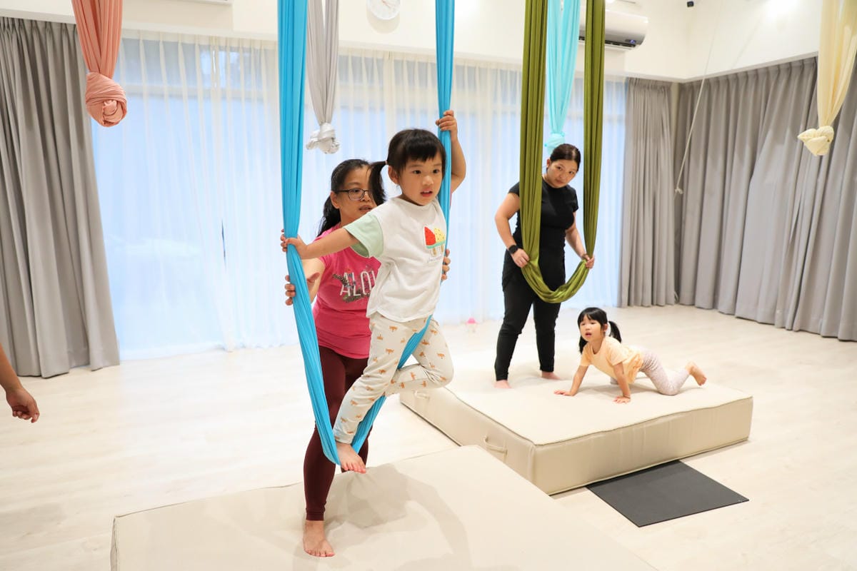 台北兒童瑜珈課程推薦! 101空中藝術 幼兒親子空中瑜珈、兒童空中瑜珈、瑜珈師資培訓