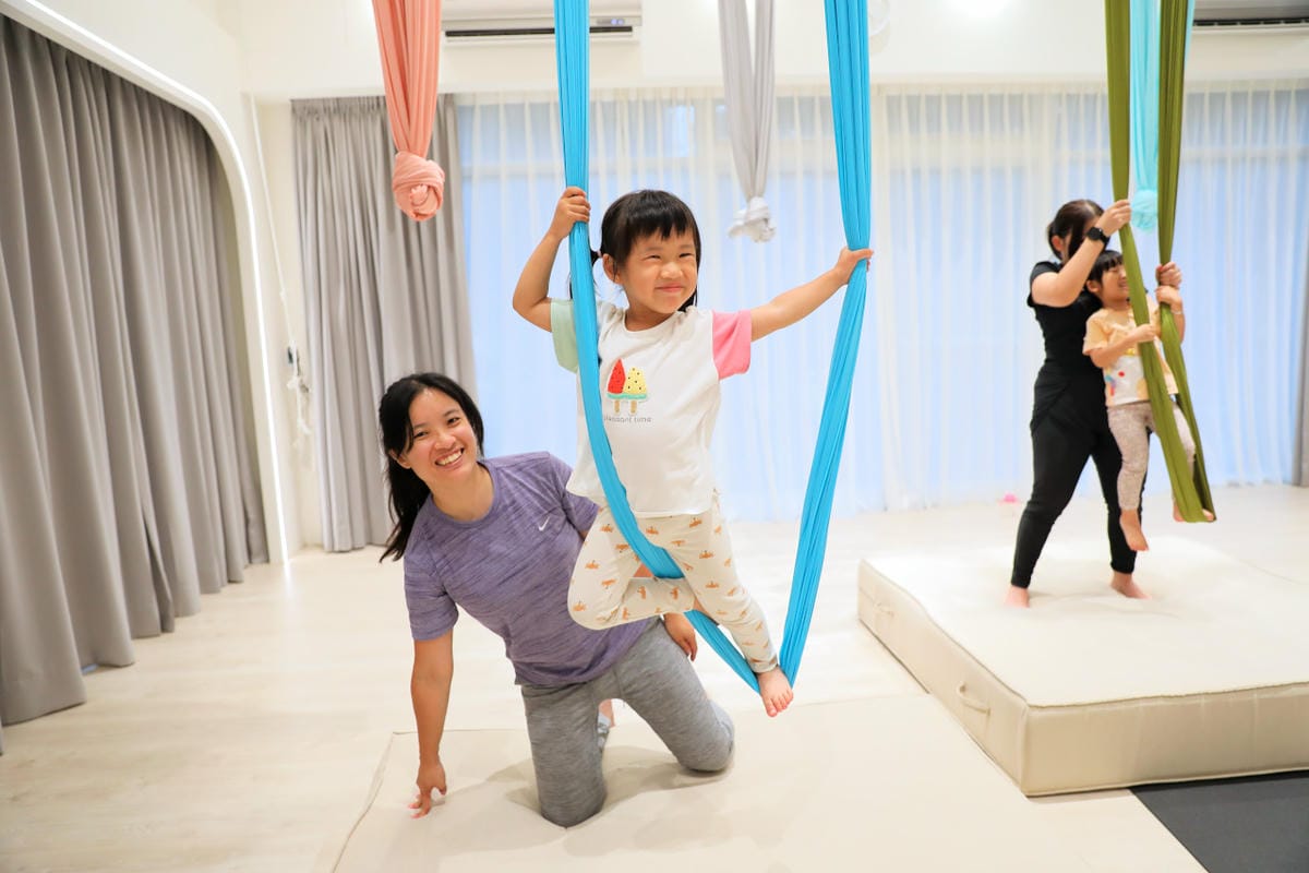 台北兒童瑜珈課程推薦! 101空中藝術 幼兒親子空中瑜珈、兒童空中瑜珈、瑜珈師資培訓