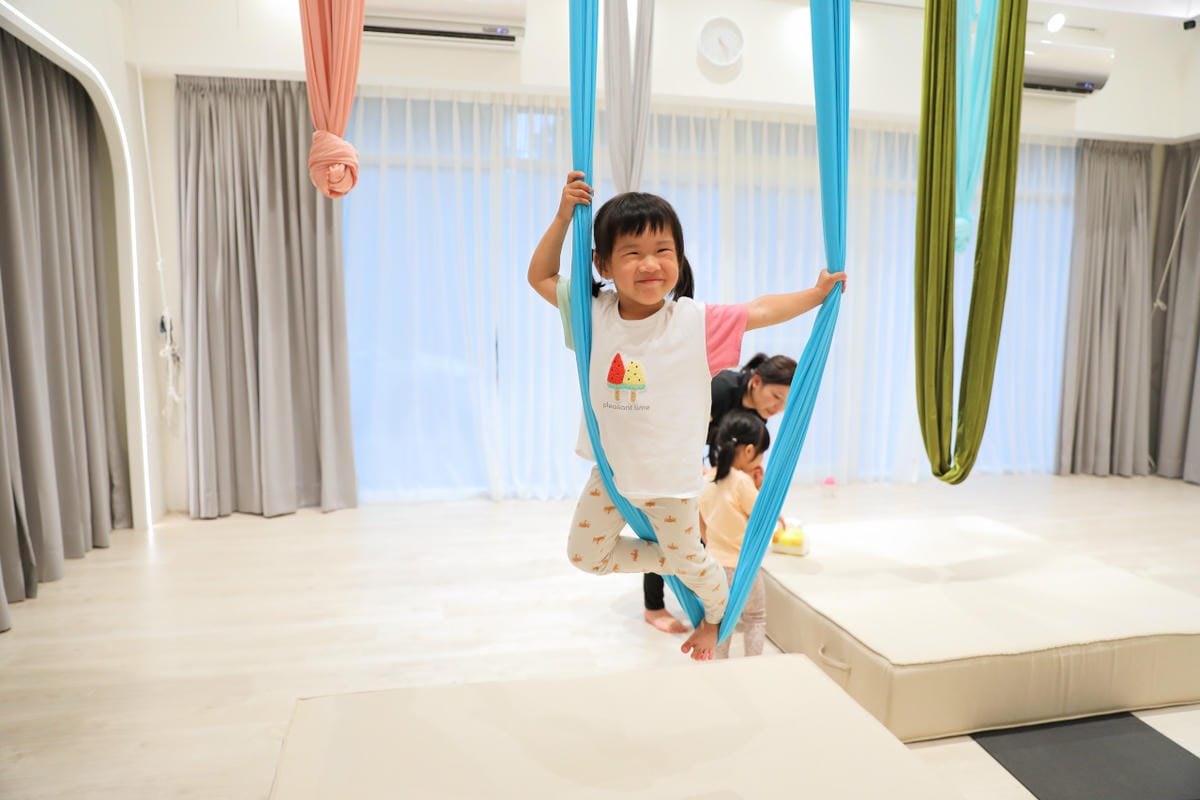 台北兒童瑜珈課程推薦! 101空中藝術 幼兒親子空中瑜珈、兒童空中瑜珈、瑜珈師資培訓