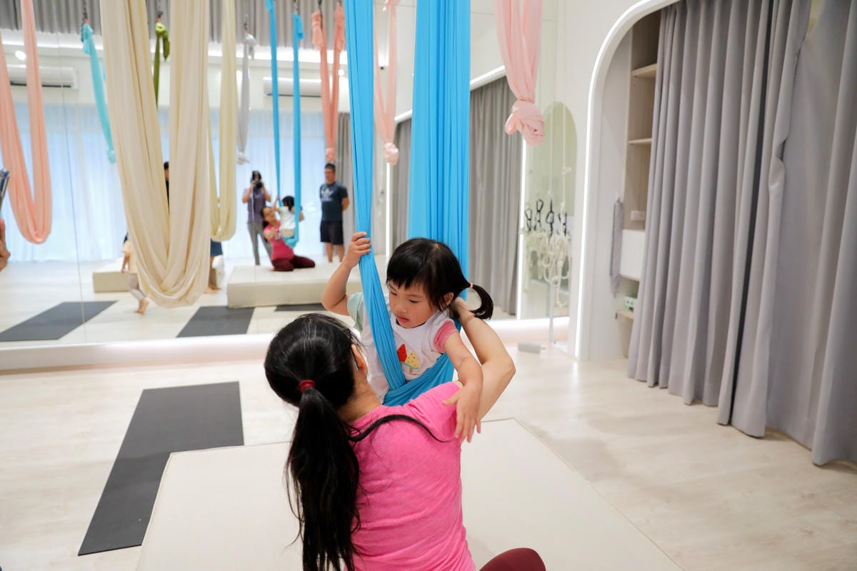 台北兒童瑜珈課程推薦! 101空中藝術 幼兒親子空中瑜珈、兒童空中瑜珈、瑜珈師資培訓