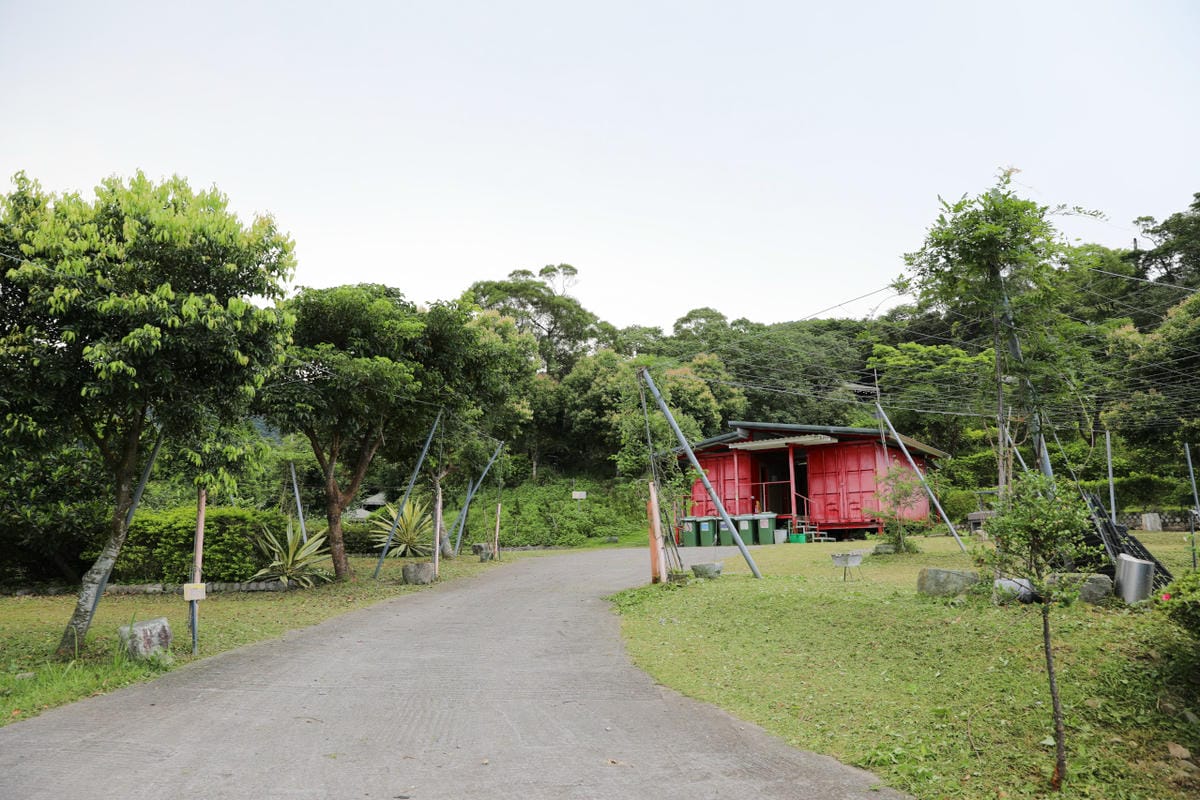 宜蘭百萬夜景露營地推薦! 鷗漫景觀農場 礁溪露營車.景觀山屋.懶人免搭帳豪華露營