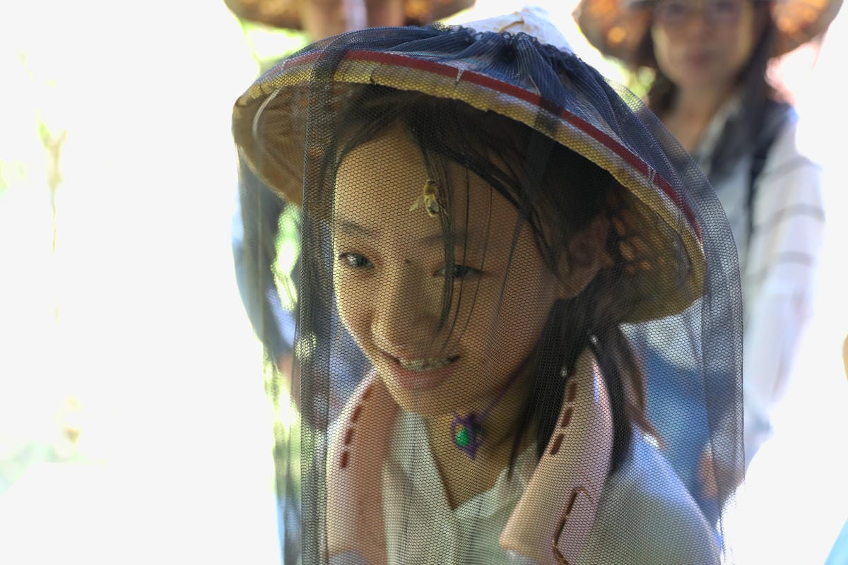 新竹親子旅遊景點推薦! 愛蜂園 蜜蜂生態導覽,小蜂農體驗親手採蜂蜜 新竹伴手禮蜂蜜.蜂蜜氣泡水.蜂蜜啤酒 - 第17張圖 新竹親子旅遊景點推薦! 愛蜂園 蜜蜂生態導覽,小蜂農體驗親手採蜂蜜 新竹伴手禮蜂蜜.蜂蜜氣泡水.蜂蜜啤酒