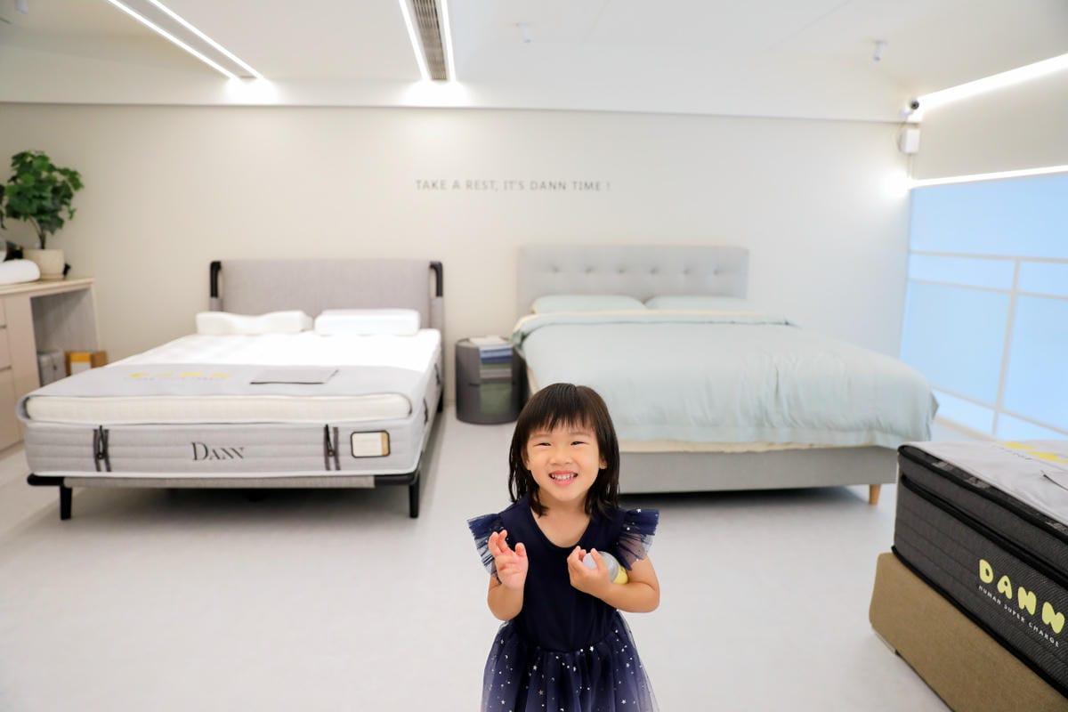 台北沙發床墊推薦! 新莊超美家具店 NewHouse新家園沙發 x Dann充個墊床墊(新北新莊店) - 第2張圖 台北沙發床墊推薦! 新莊超美家具店 NewHouse新家園沙發 x Dann充個墊床墊(新北新莊店)