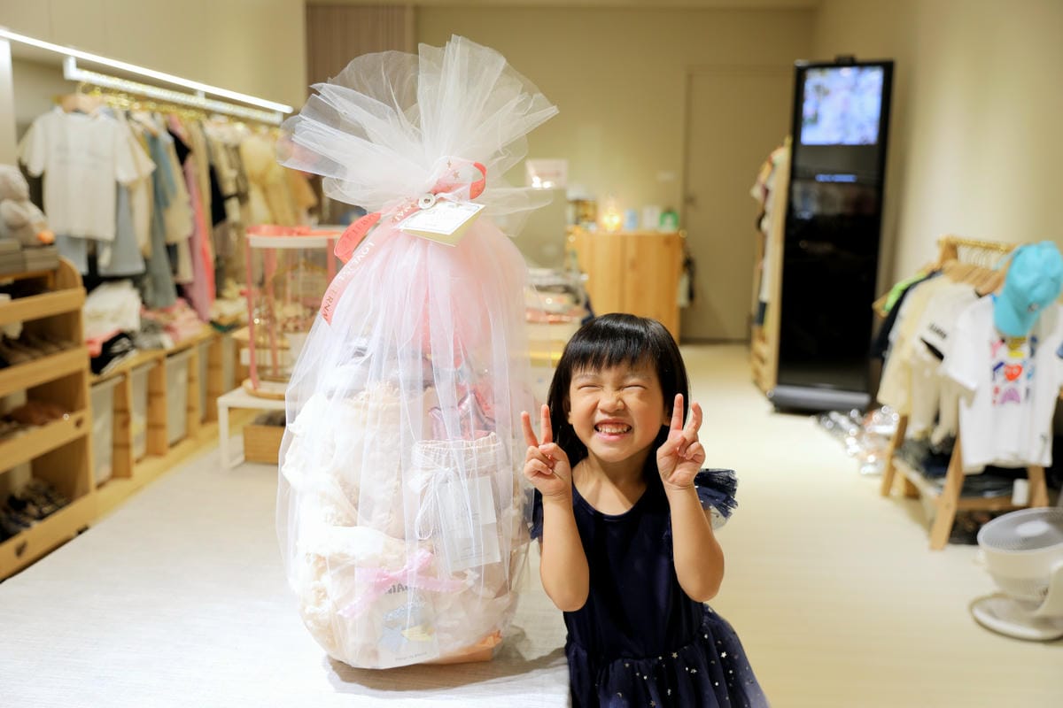 台北最美童裝推薦! 板橋UN baby & Kids 客製化彌月禮盒.尿布蛋糕.生日禮盒 女孩兒的洋裝太漂亮啦~