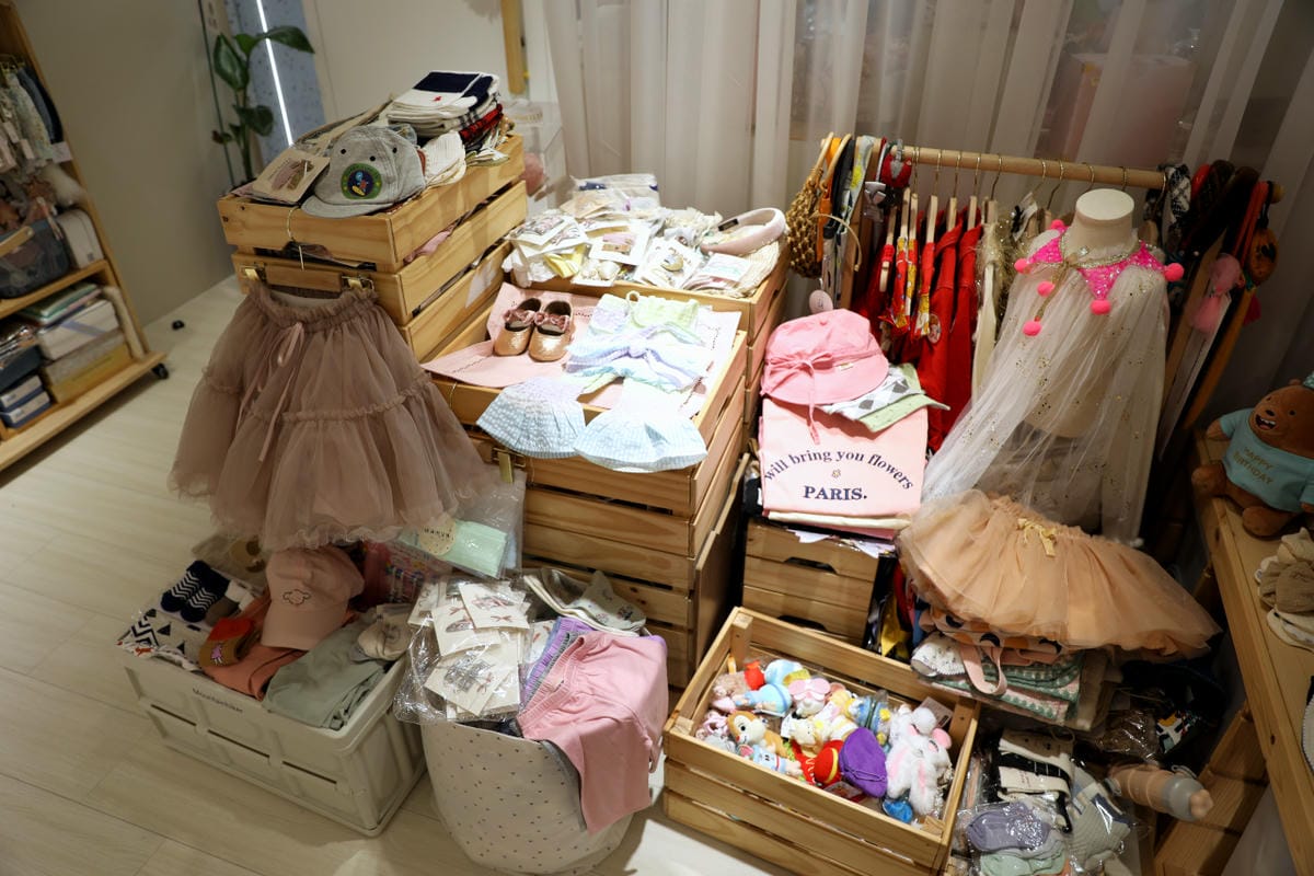 台北最美童裝推薦! 板橋UN baby & Kids 客製化彌月禮盒.尿布蛋糕.生日禮盒 女孩兒的洋裝太漂亮啦~