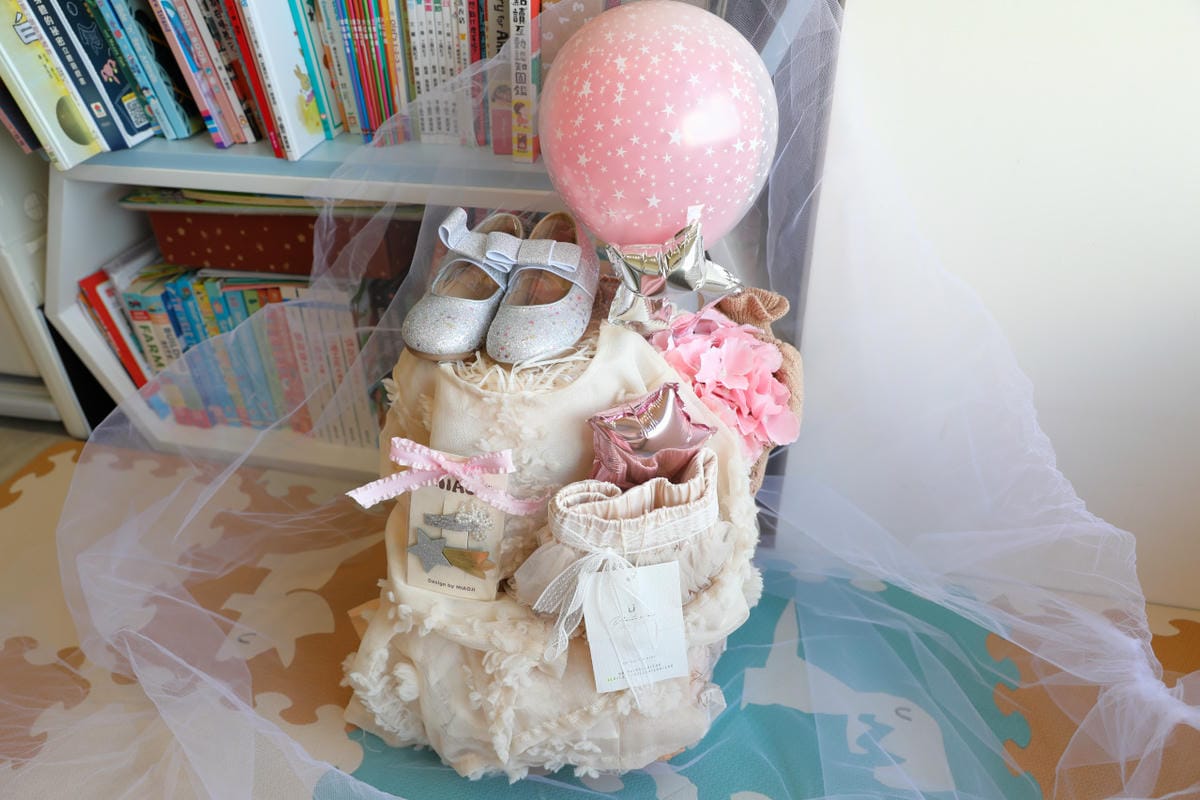 台北最美童裝推薦! 板橋UN baby & Kids 客製化彌月禮盒.尿布蛋糕.生日禮盒 女孩兒的洋裝太漂亮啦~