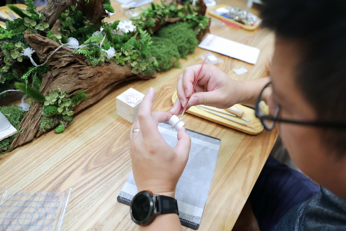 台北銀黏土寶石戒指DIY體驗課程推薦! Does Art 都是藝術 晴光店 可同時體驗手作簇絨地毯DIY課程~