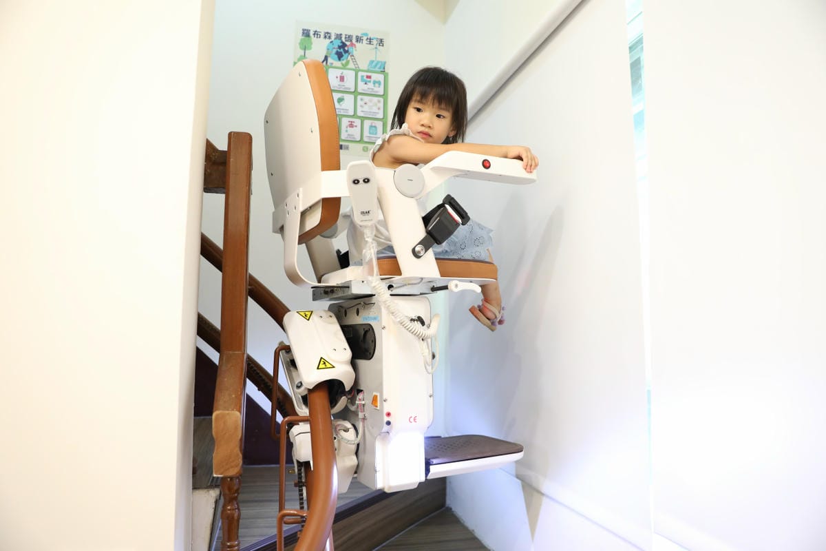 樓梯升降椅第一品牌推薦! MIT精品 羅布森樓梯升降椅 長輩及行動不便者上下樓好幫手