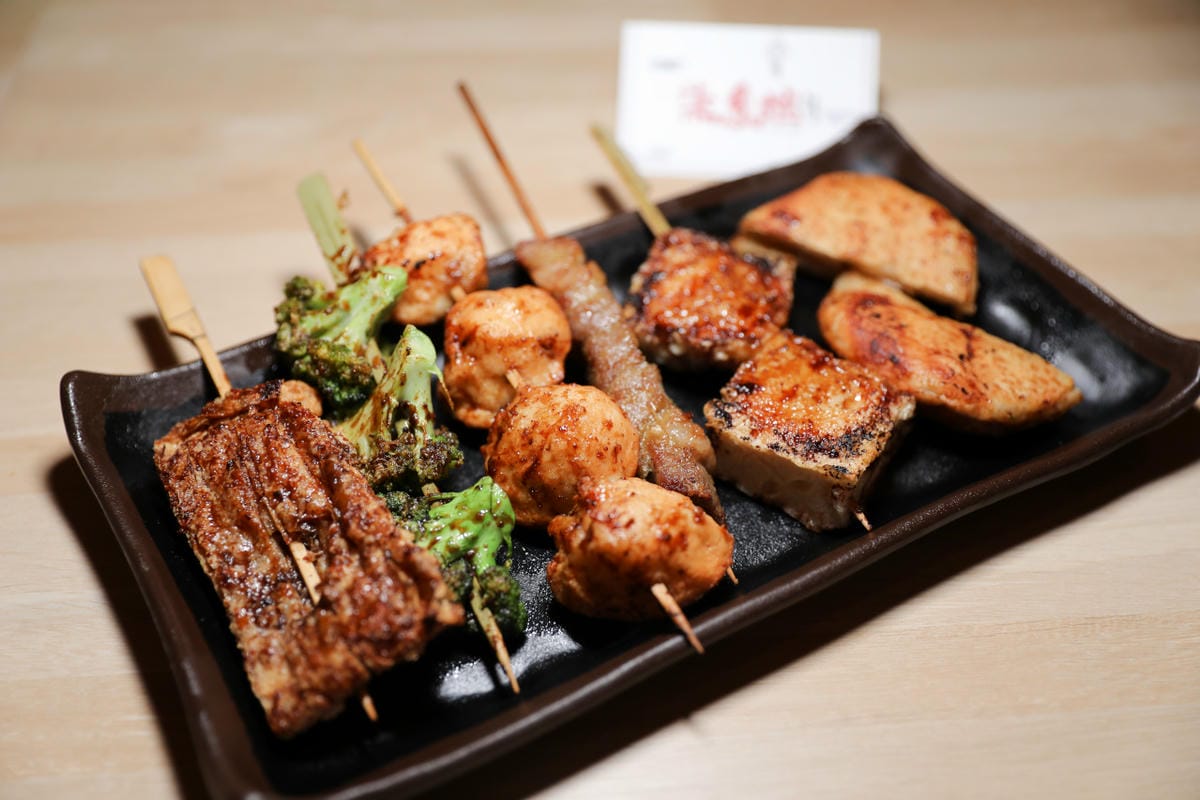 新莊美食 連鎖串燒居酒屋品牌柒息地串燒居酒屋新莊中華店 19元起平價串燒外帶推薦! 最用心的烤肉醬,喝生啤配串燒最對味!