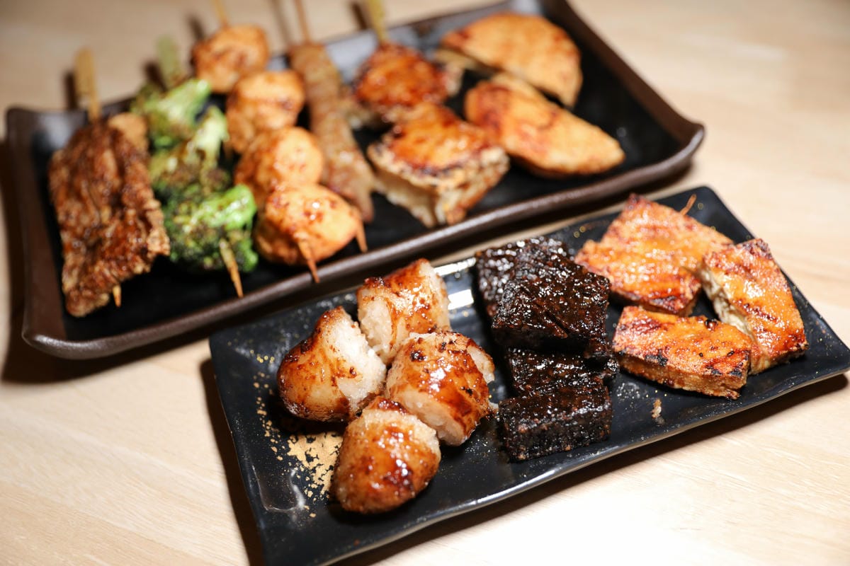 新莊美食 連鎖串燒居酒屋品牌柒息地串燒居酒屋新莊中華店 19元起平價串燒外帶推薦! 最用心的烤肉醬,喝生啤配串燒最對味!