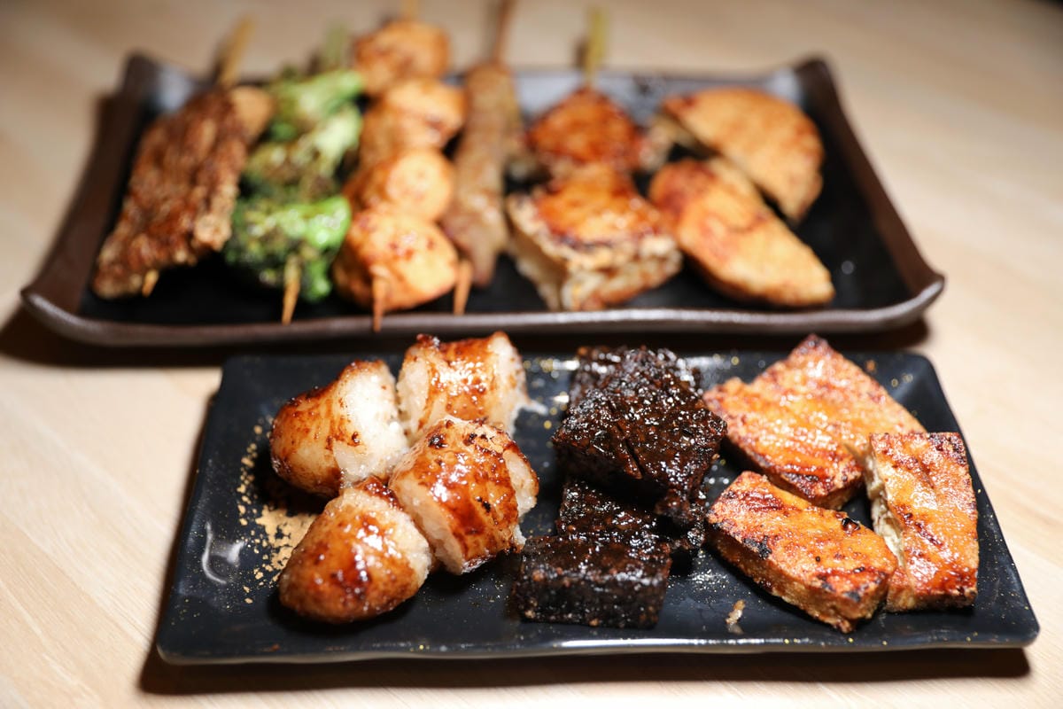 新莊美食 連鎖串燒居酒屋品牌柒息地串燒居酒屋新莊中華店 19元起平價串燒外帶推薦! 最用心的烤肉醬,喝生啤配串燒最對味!