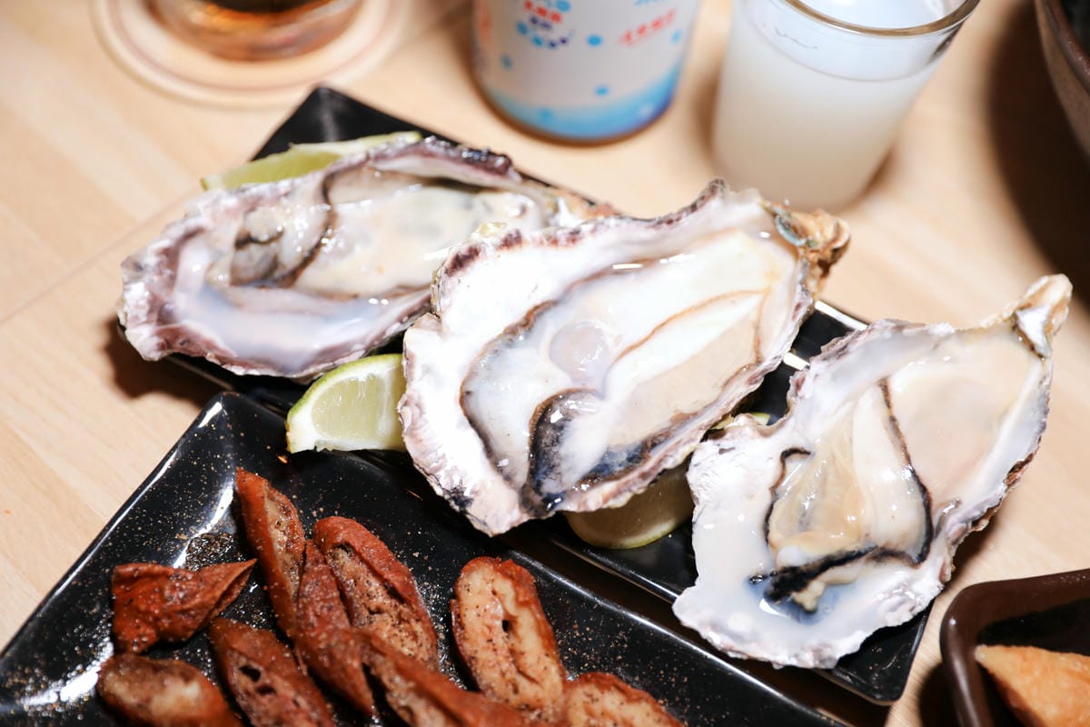 新莊美食 連鎖串燒居酒屋品牌柒息地串燒居酒屋新莊中華店 19元起平價串燒外帶推薦! 最用心的烤肉醬,喝生啤配串燒最對味!