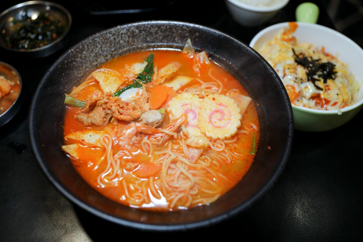 桃園平價韓式料理推薦! 韓歐尼韓式料理(慈文店) 韓國燒酒.起司泡菜石鍋拌飯.海鮮豆腐鍋.辣炒年糕