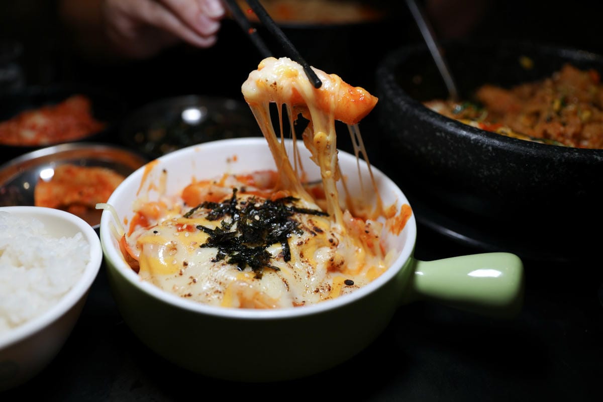 桃園平價韓式料理推薦! 韓歐尼韓式料理(慈文店) 韓國燒酒.起司泡菜石鍋拌飯.海鮮豆腐鍋.辣炒年糕