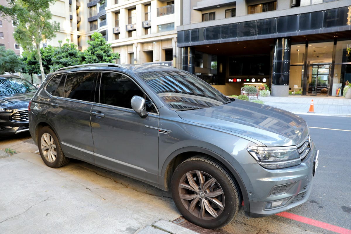 林口汽車美容店家推薦! Whippin Paradise 威品天堂車體防護 銀石鍍膜體驗組+玻璃鍍膜 輕鬆保養車漆.雨天視線清晰行車更安全~ - 第5張圖 林口汽車美容店家推薦! Whippin Paradise 威品天堂車體防護 銀石鍍膜體驗組+玻璃鍍膜 輕鬆保養車漆.雨天視線清晰行車更安全~