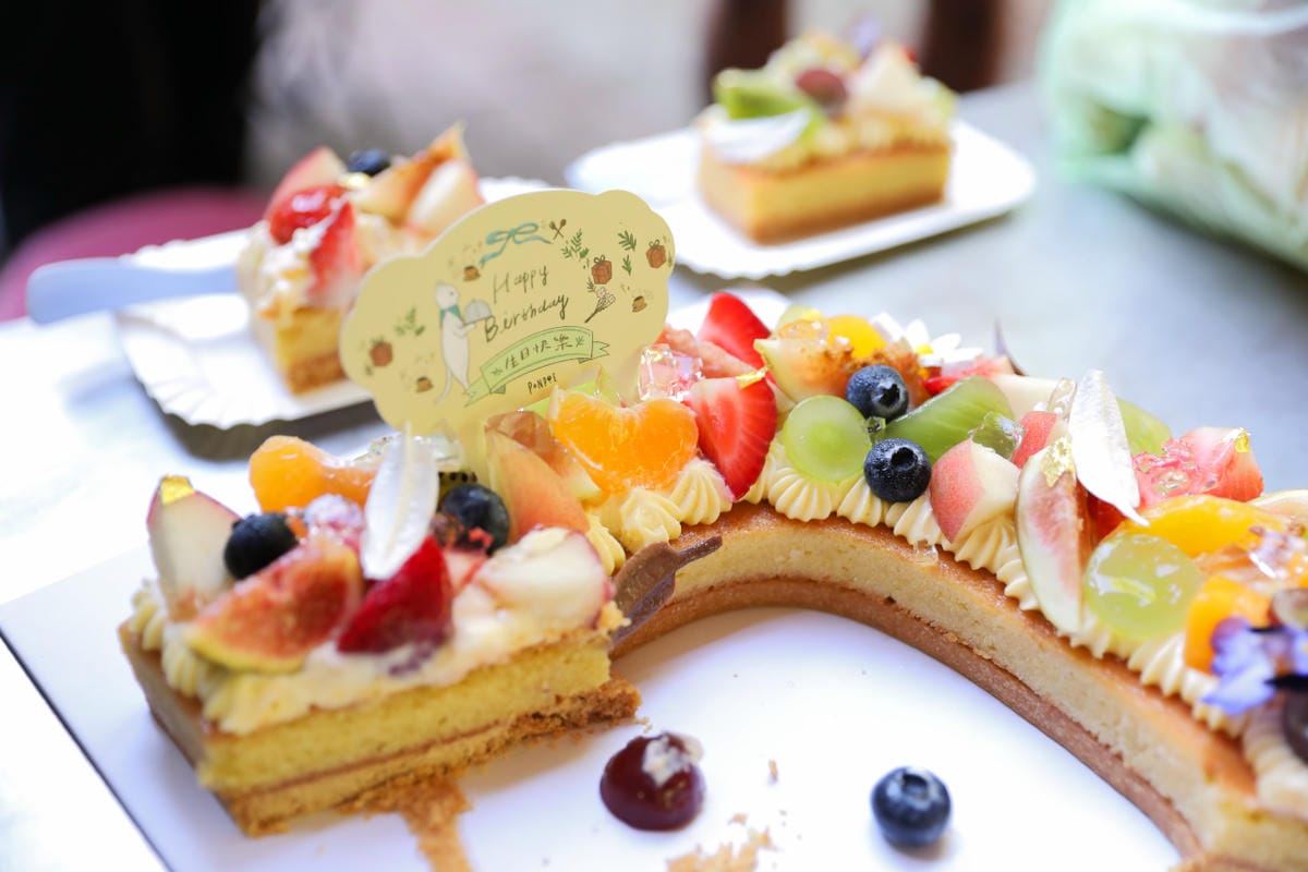 客製化生日蛋糕開箱! 澎派PONPIE板橋店 新北好吃水果塔.客製化水果塔聚會蛋糕推薦! - 第17張圖 客製化生日蛋糕開箱! 澎派PONPIE板橋店 新北好吃水果塔.客製化水果塔聚會蛋糕推薦!