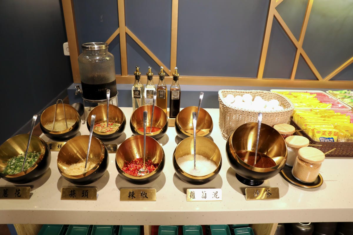 桃園火車站火鍋 金蒔鍋物(站前店) 桃園鍋物聚餐餐廳推薦! 夢幻肉天堂享受A5和牛