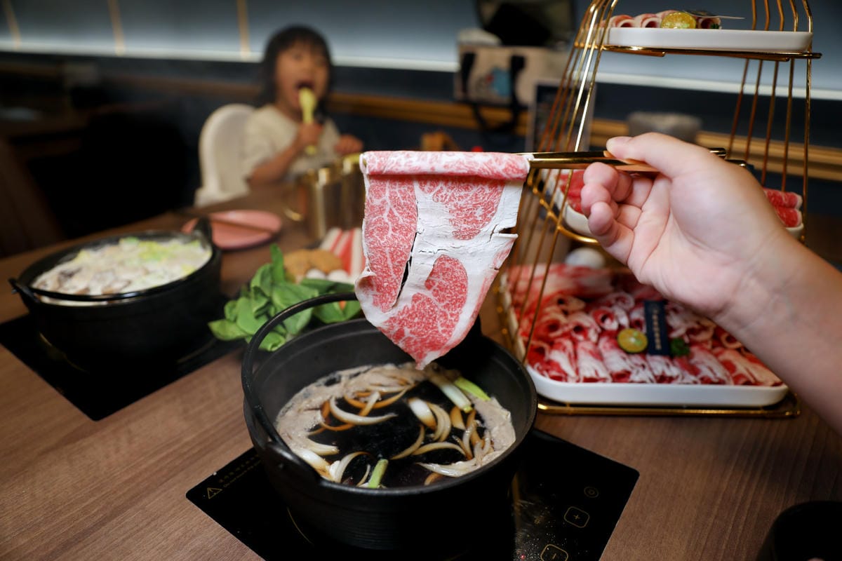 桃園火車站火鍋 金蒔鍋物(站前店) 桃園鍋物聚餐餐廳推薦! 夢幻肉天堂享受A5和牛
