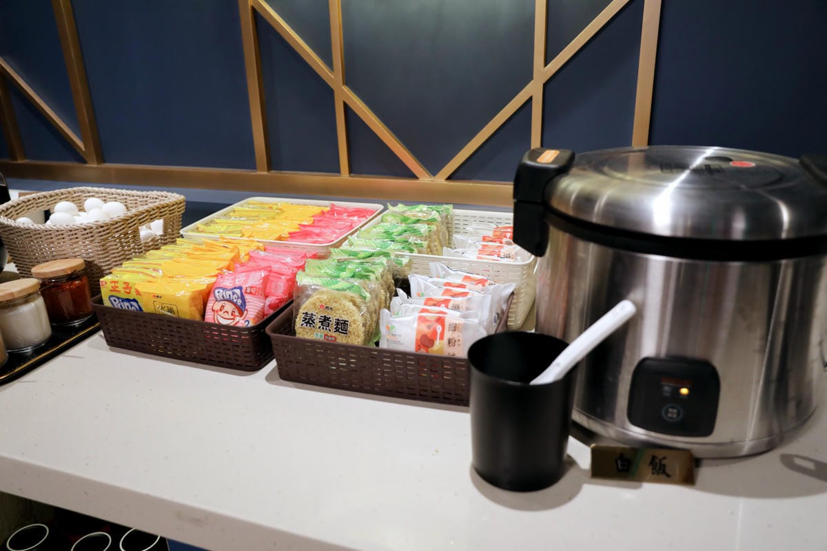 桃園火車站火鍋 金蒔鍋物(站前店) 桃園鍋物聚餐餐廳推薦! 夢幻肉天堂享受A5和牛