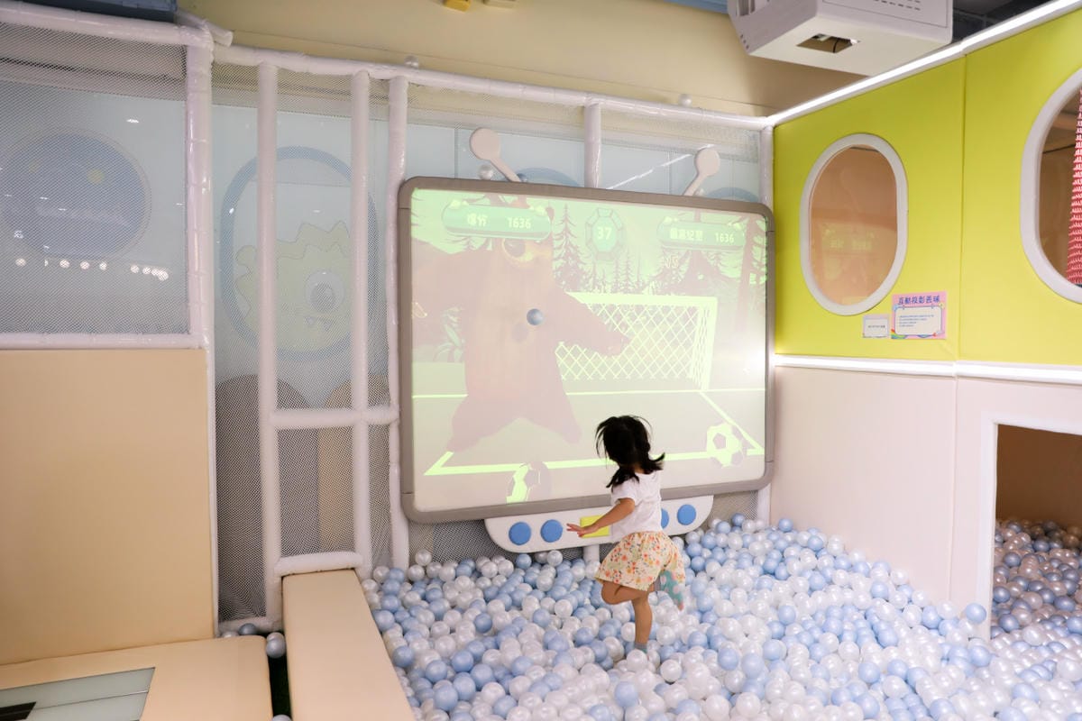 新莊室內兒童遊樂場推薦! 愛寶兒雲夢樂園Babeland 2024新北親子雨備好去處,平日遊玩不限時 球池.溜滑梯.沙坑.小火車.角色扮演,還有豐富主題課程免費參加 - 第8張圖 新莊室內兒童遊樂場推薦! 愛寶兒雲夢樂園Babeland 2024新北親子雨備好去處,平日遊玩不限時 球池.溜滑梯.沙坑.小火車.角色扮演,還有豐富主題課程免費參加