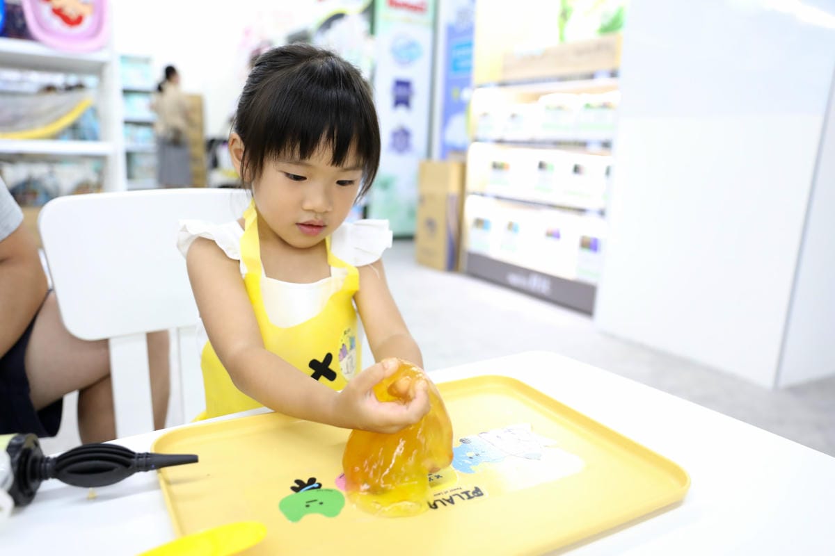中壢親子共玩活動推薦! 全台最大母嬰品牌寶寶共和國新開幕,周末還有皮拉拉史萊姆主題課程