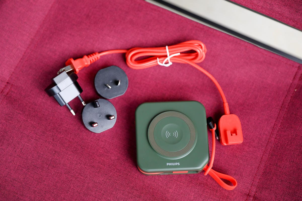 戶外露營行動充電好幫手 PHILIPS FunCube 2.0 多合一行動電源 快速無線充電