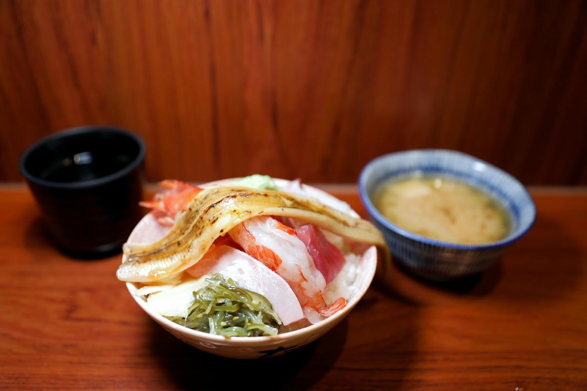 林口生魚片丼飯推薦! 林日式料理 超厚生魚握壽司,驚喜版生魚丼飯 - 第9張圖 林口生魚片丼飯推薦! 林日式料理 超厚生魚握壽司,驚喜版生魚丼飯