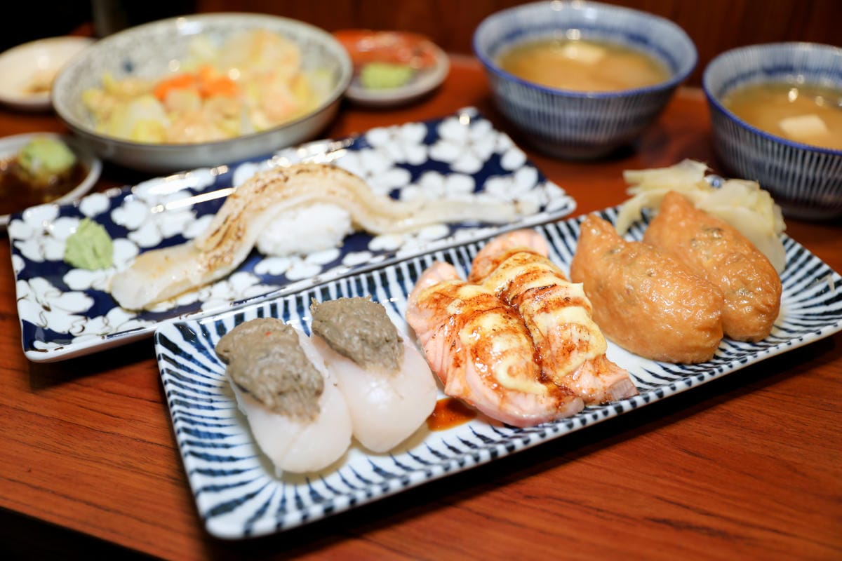 林口生魚片丼飯推薦! 林日式料理 超厚生魚握壽司,驚喜版生魚丼飯 - 第1張圖 林口生魚片丼飯推薦! 林日式料理 超厚生魚握壽司,驚喜版生魚丼飯