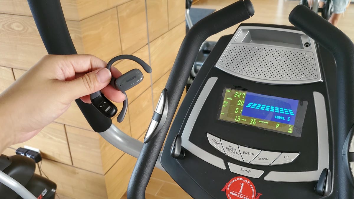 PHILIPS 22h長續航氣傳導真無線運動耳機-TAT3708 IPX4 開放式耳掛藍牙耳機推薦! IPX4防水等級,戶外運動遇雨也不怕!