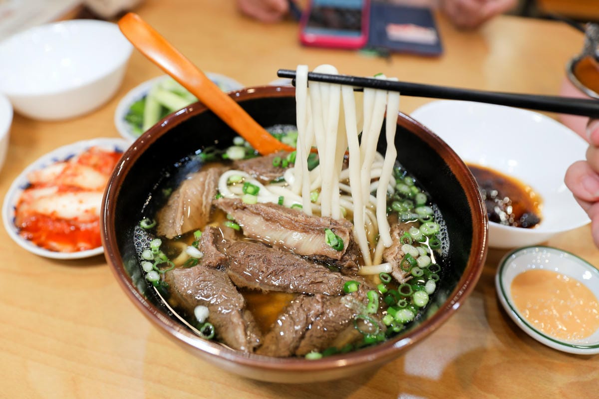中壢牛肉麵推薦! 清牛堂清燉牛肉麵(內壢店) 霸王牛肉麵 霸氣牛肋條爽吃超過癮~