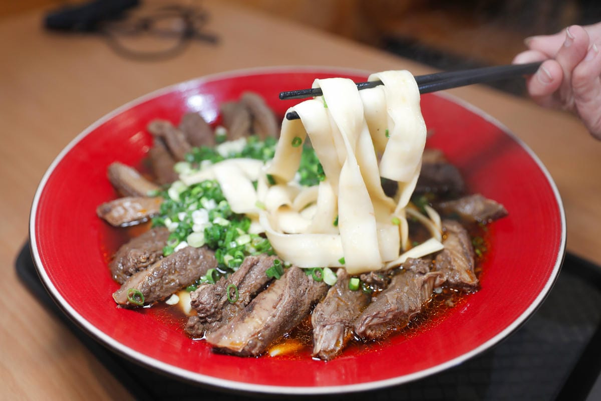 中壢牛肉麵推薦! 清牛堂清燉牛肉麵(內壢店) 霸王牛肉麵 霸氣牛肋條爽吃超過癮~