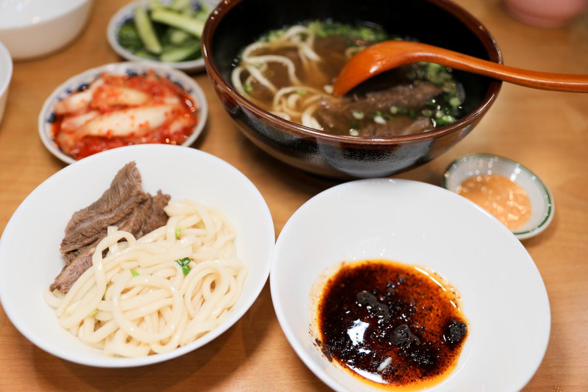 中壢牛肉麵推薦! 清牛堂清燉牛肉麵(內壢店) 霸王牛肉麵 霸氣牛肋條爽吃超過癮~