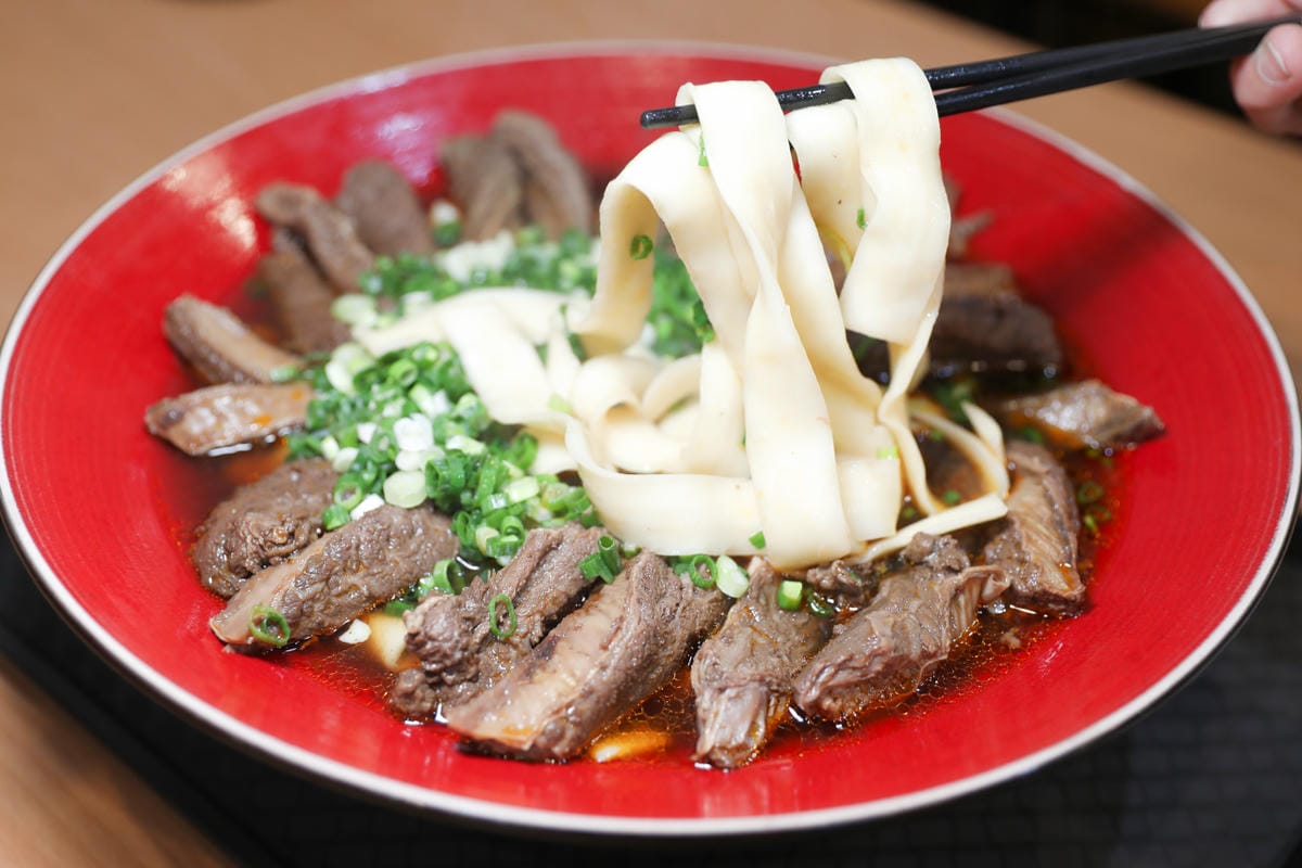 中壢牛肉麵推薦! 清牛堂清燉牛肉麵(內壢店) 霸王牛肉麵 霸氣牛肋條爽吃超過癮~