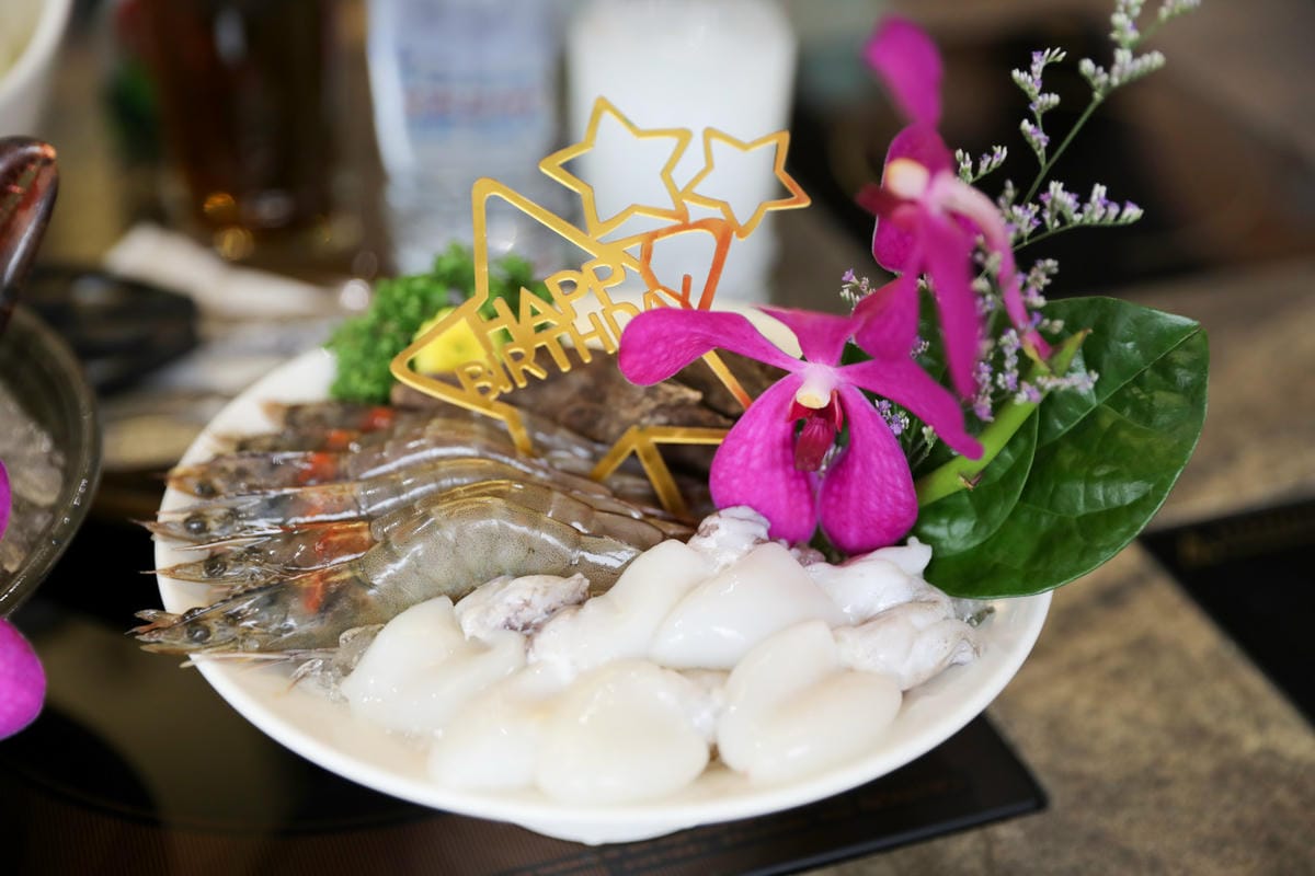 林口麻辣火鍋推薦! 養心殿御膳精緻鍋物(林口店) 高CP值火鍋,林口壽星慶生餐廳推薦! 生日當月送海鮮~