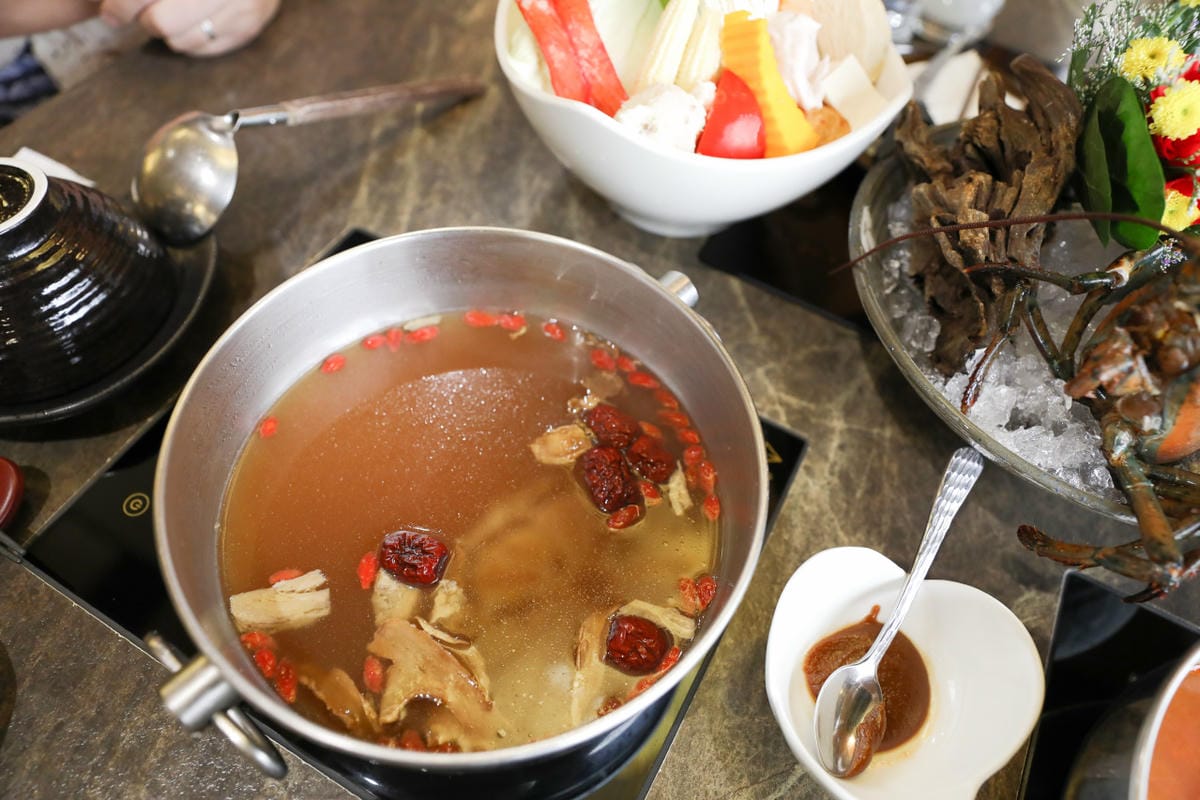 林口麻辣火鍋推薦! 養心殿御膳精緻鍋物(林口店) 高CP值火鍋,林口壽星慶生餐廳推薦! 生日當月送海鮮~