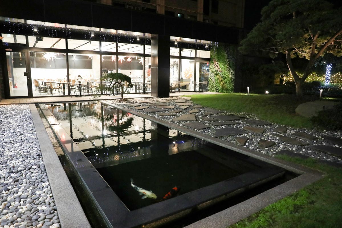 桃園高鐵飯店住宿推薦! 青埔商旅 CP-HOTEL 一泊二食超優秀! 近華泰名品城Outlet.Xpark水族館
