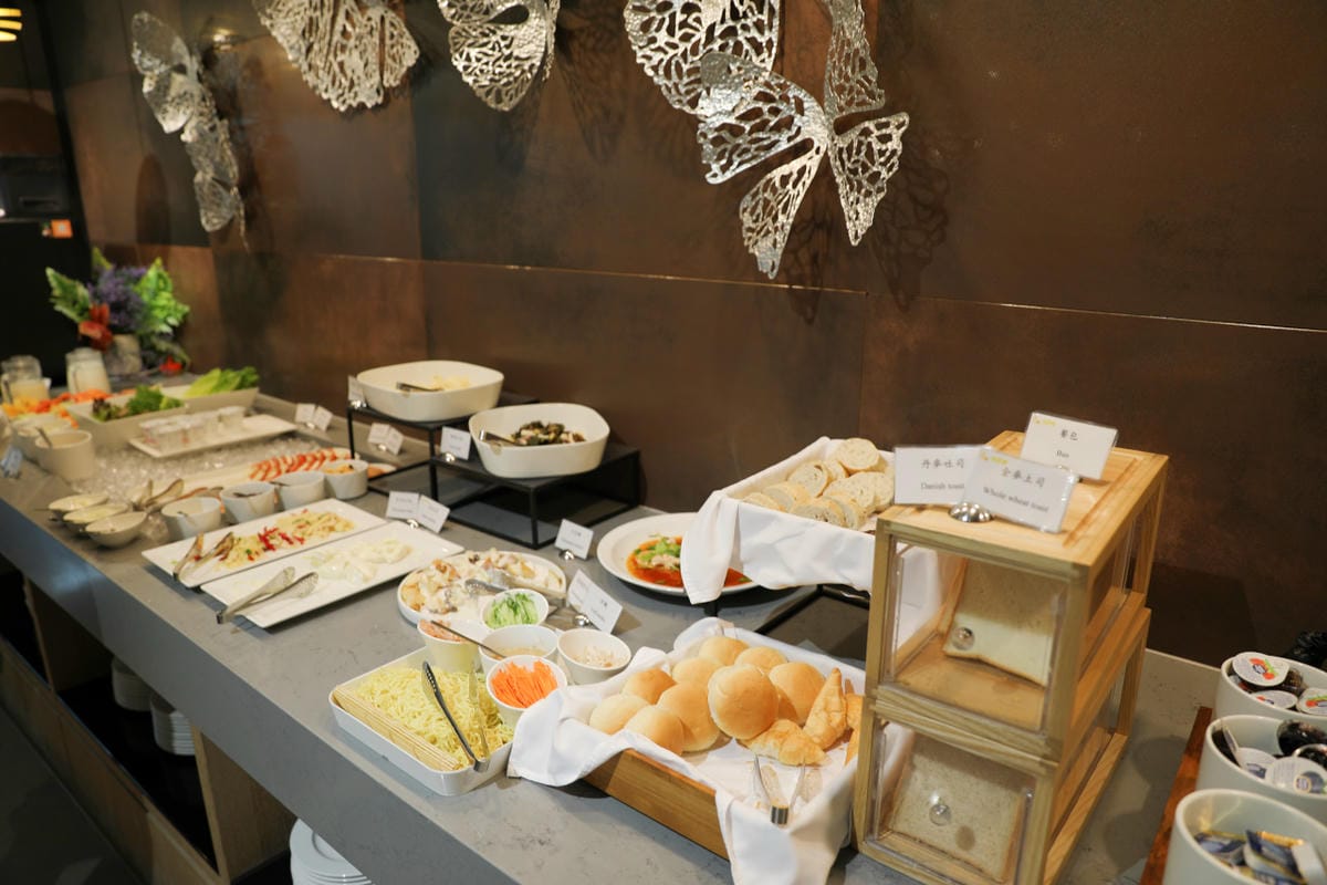 桃園高鐵飯店住宿推薦! 青埔商旅 CP-HOTEL 一泊二食超優秀! 近華泰名品城Outlet.Xpark水族館