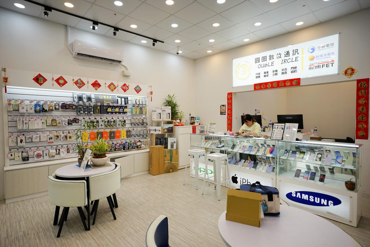 藍光盾第二代德國萊茵低藍光認證保護貼,藍光阻隔達71.9%! 手殘救星,全台1000家經銷門市免費代貼