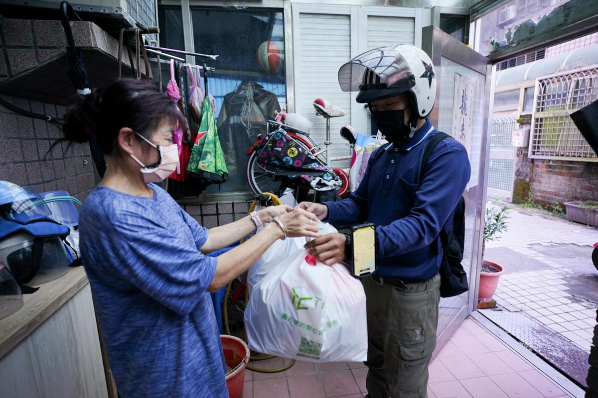 桃園代收垃圾服務推薦! Tracle 垃可 線上預約日期,專人到府收垃圾 再也不用追垃圾車啦~