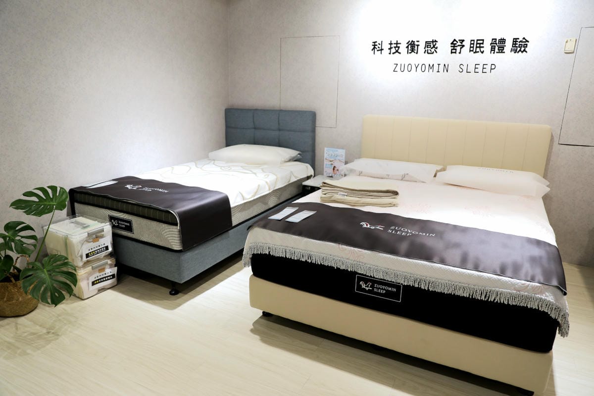 台北沙發推薦! 坐又銘沙發參觀心得(中和景平門市) 客製化手工沙發.舒眠床墊 - 第51張圖 台北沙發推薦! 坐又銘沙發參觀心得(中和景平門市) 客製化手工沙發.舒眠床墊